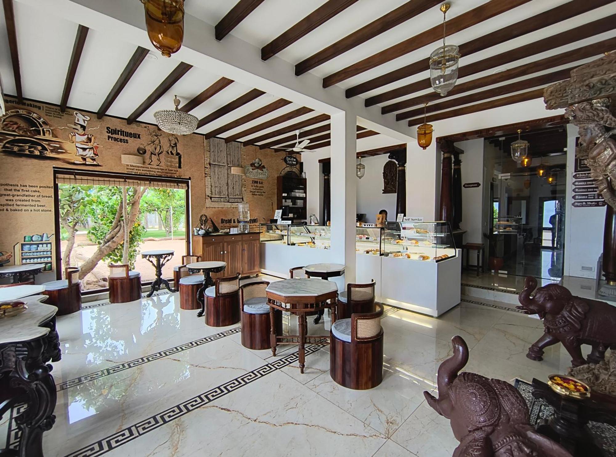 La Plage Seaview Suites 퐁디셰리 외부 사진