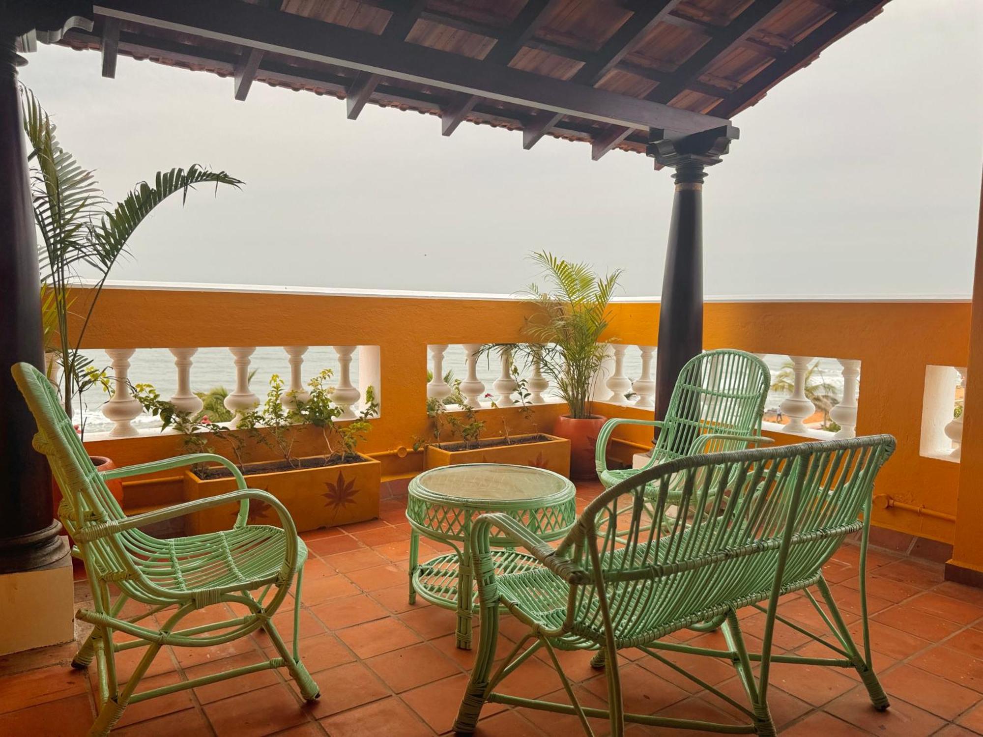 La Plage Seaview Suites 퐁디셰리 외부 사진