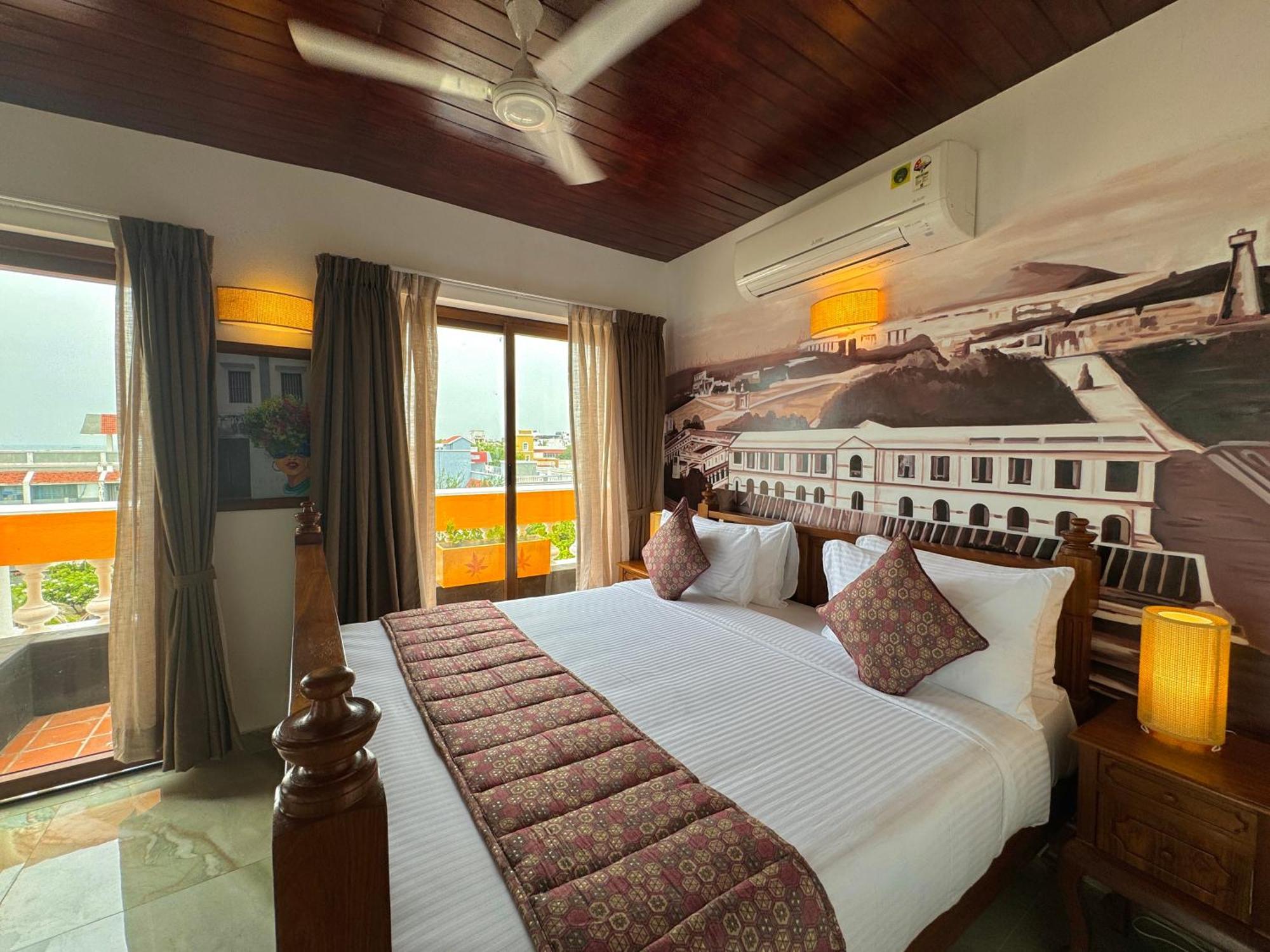 La Plage Seaview Suites 퐁디셰리 외부 사진
