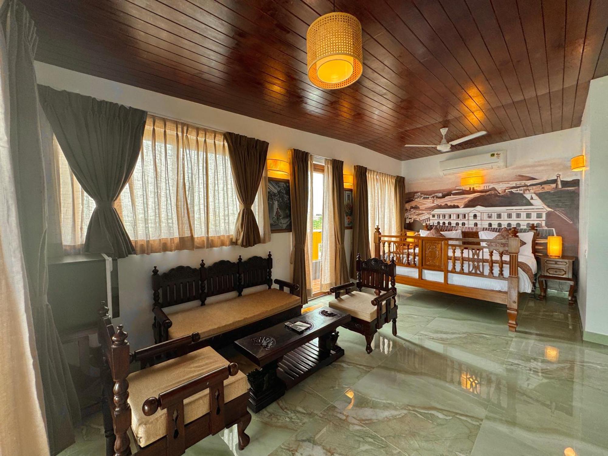 La Plage Seaview Suites 퐁디셰리 외부 사진