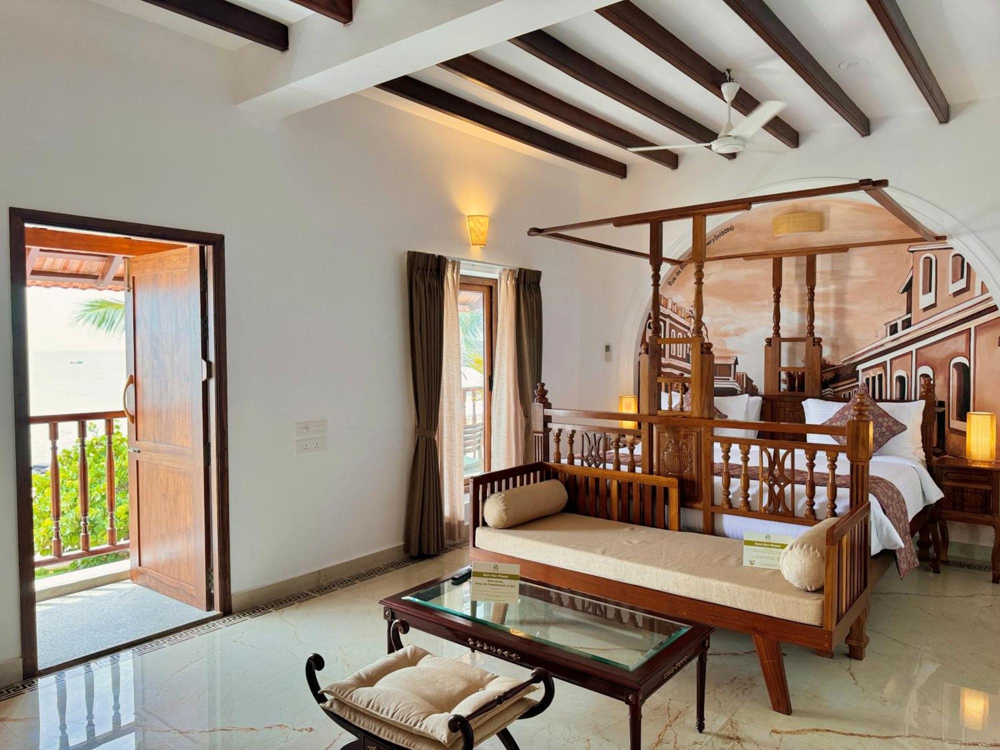 La Plage Seaview Suites 퐁디셰리 외부 사진