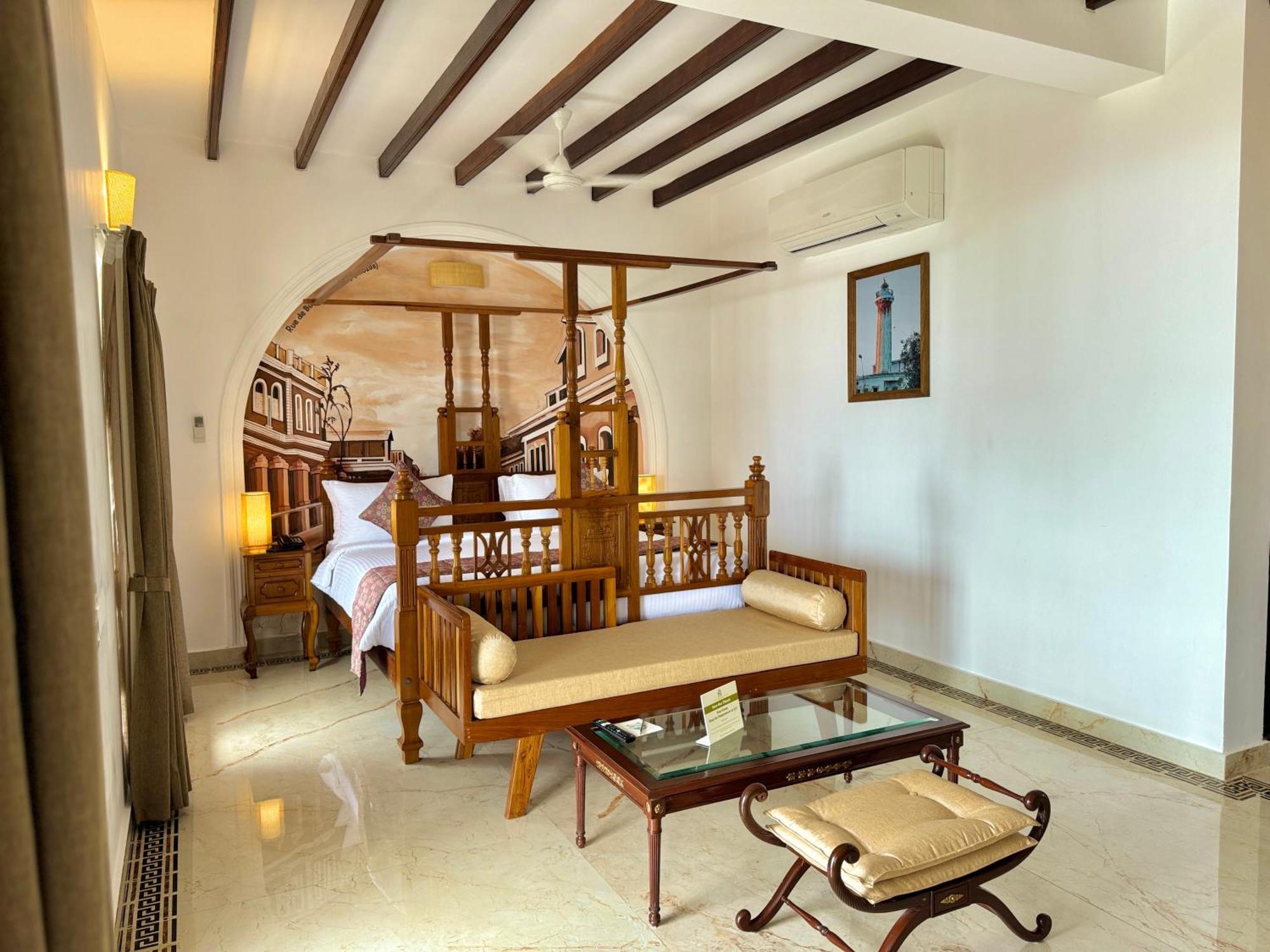 La Plage Seaview Suites 퐁디셰리 외부 사진