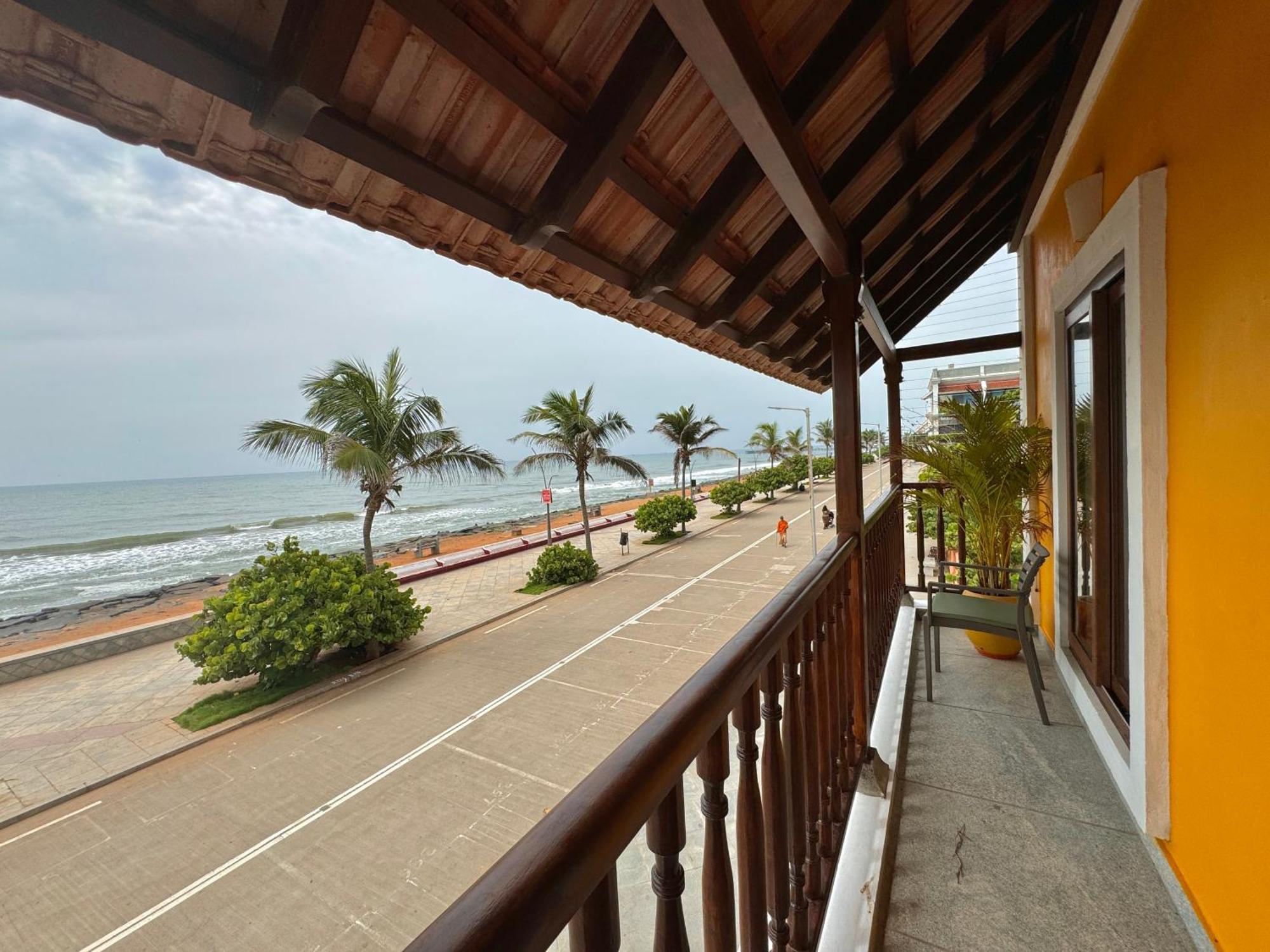 La Plage Seaview Suites 퐁디셰리 외부 사진