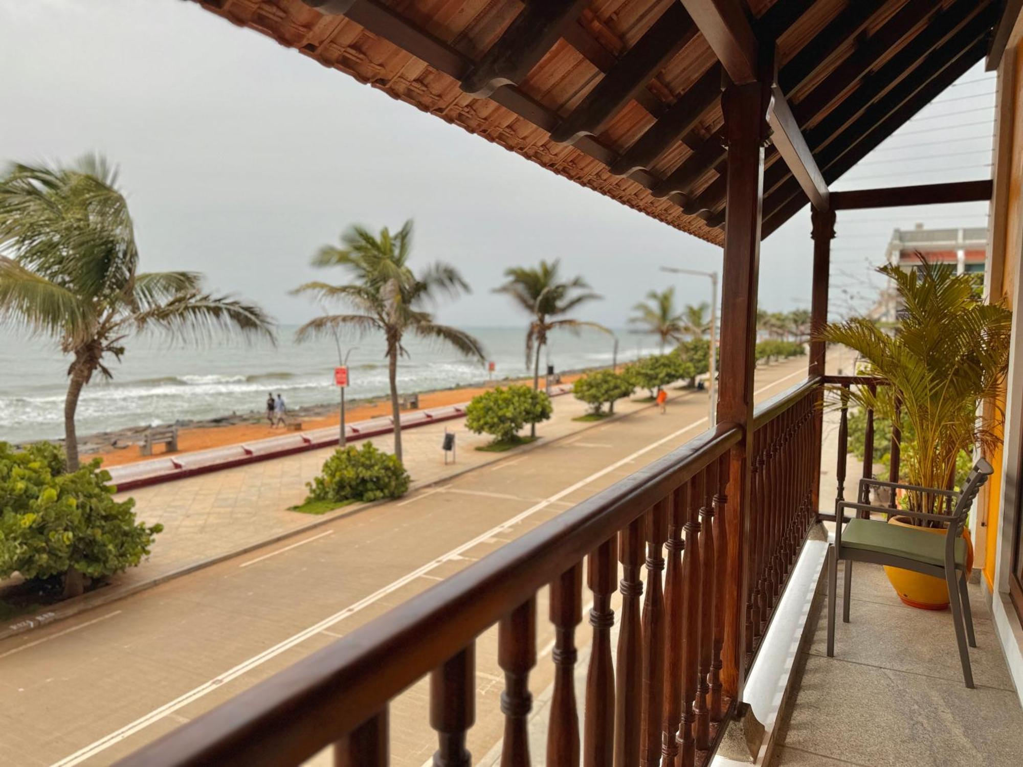 La Plage Seaview Suites 퐁디셰리 외부 사진