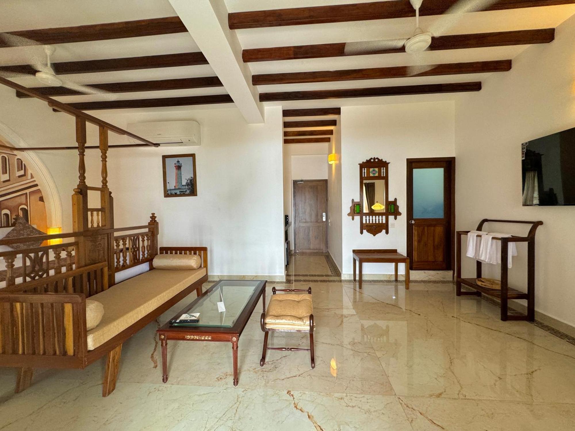 La Plage Seaview Suites 퐁디셰리 외부 사진