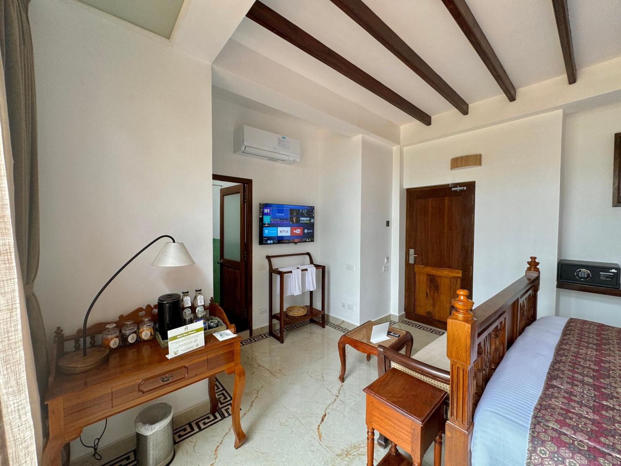 La Plage Seaview Suites 퐁디셰리 외부 사진