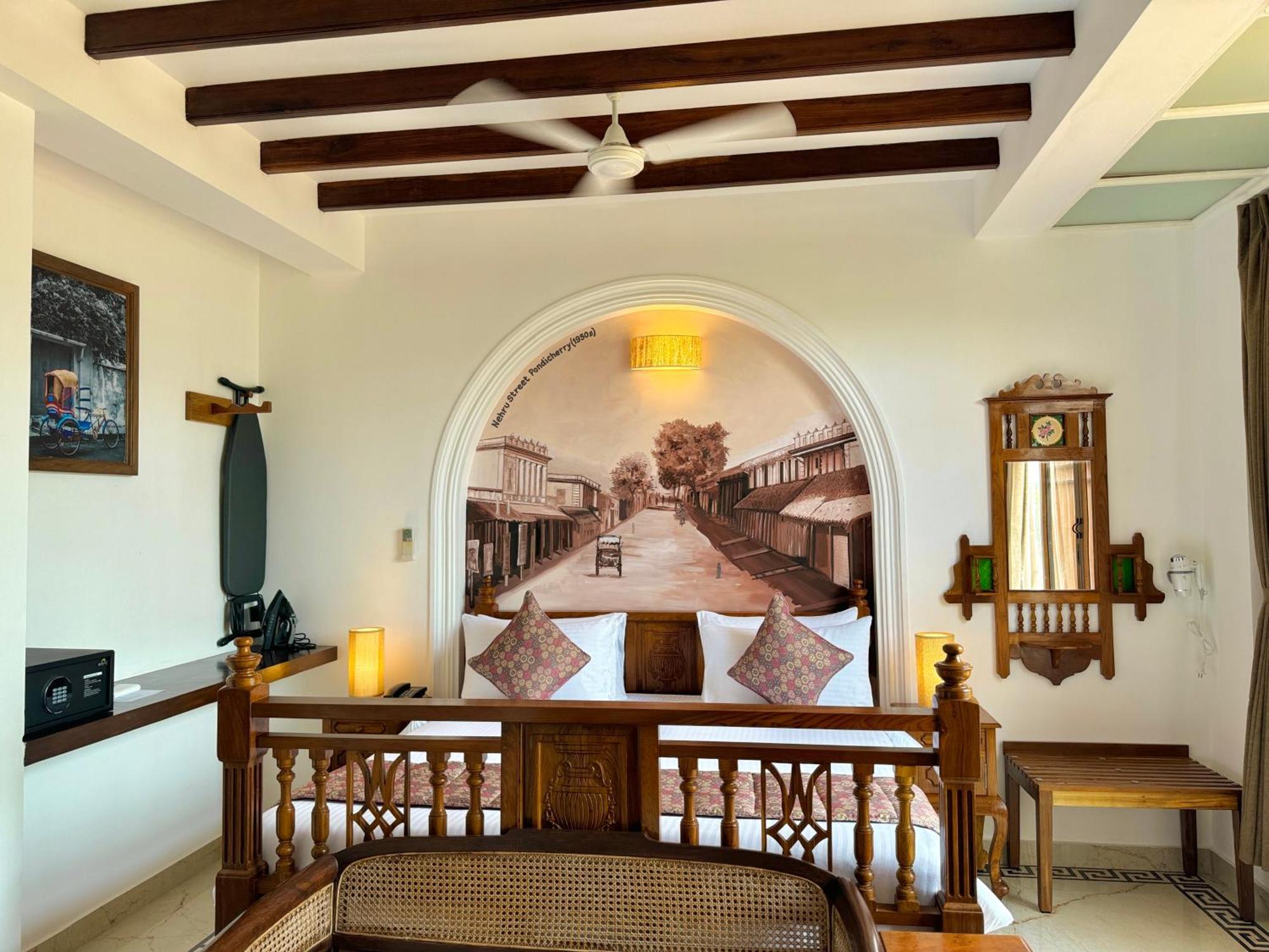 La Plage Seaview Suites 퐁디셰리 외부 사진
