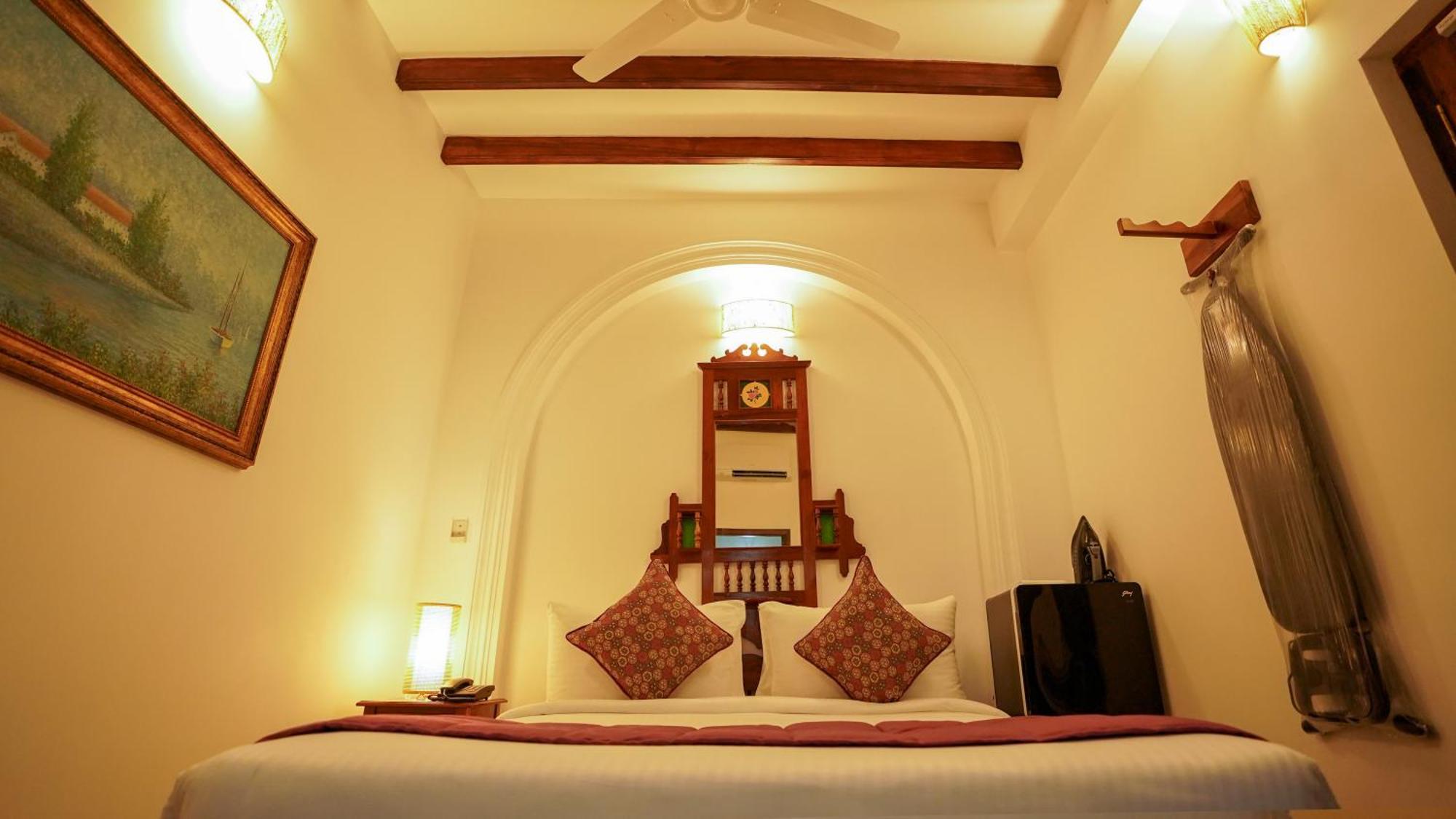 La Plage Seaview Suites 퐁디셰리 외부 사진