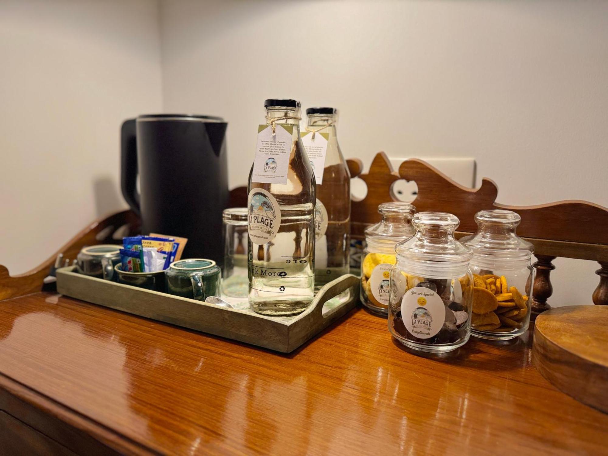 La Plage Seaview Suites 퐁디셰리 외부 사진