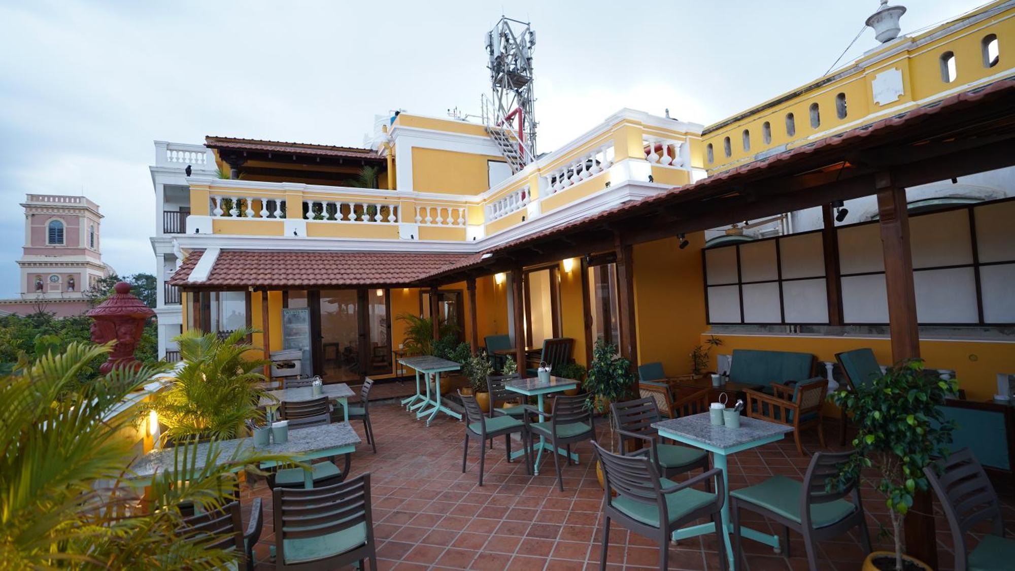 La Plage Seaview Suites 퐁디셰리 외부 사진