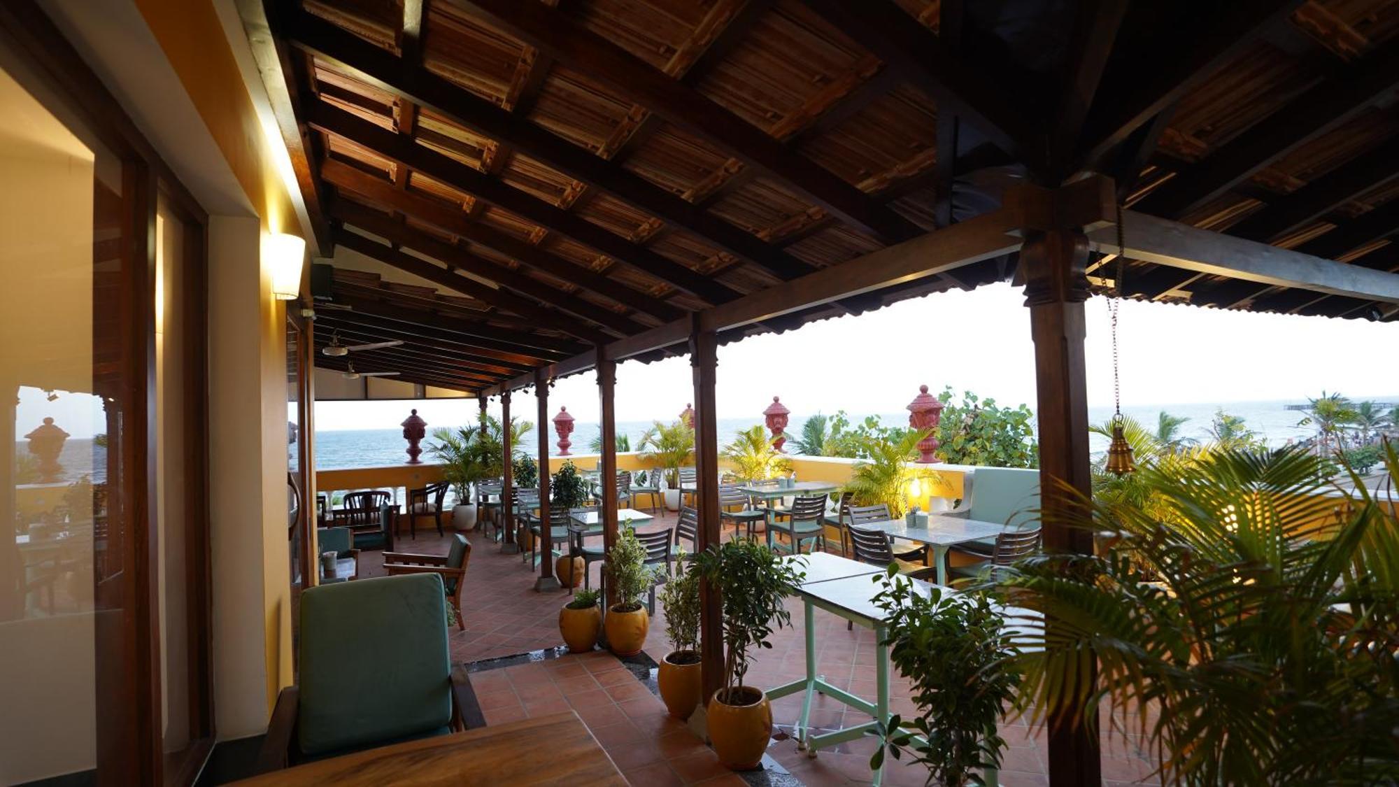 La Plage Seaview Suites 퐁디셰리 외부 사진