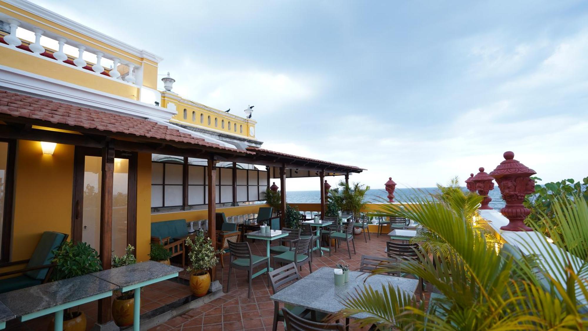 La Plage Seaview Suites 퐁디셰리 외부 사진